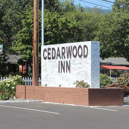 Cedarwood Inn Of Ashland Bagian luar foto