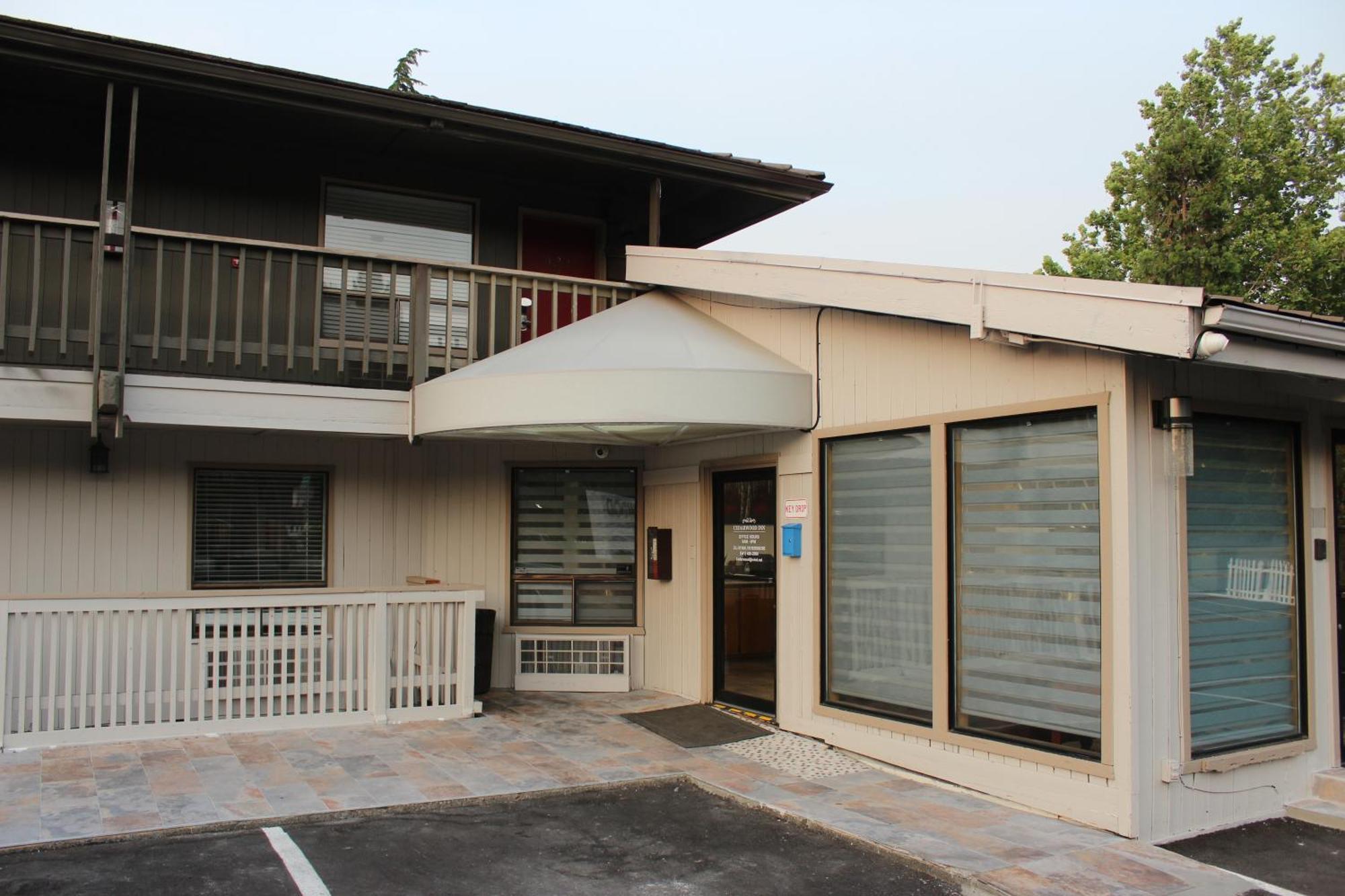 Cedarwood Inn Of Ashland Bagian luar foto
