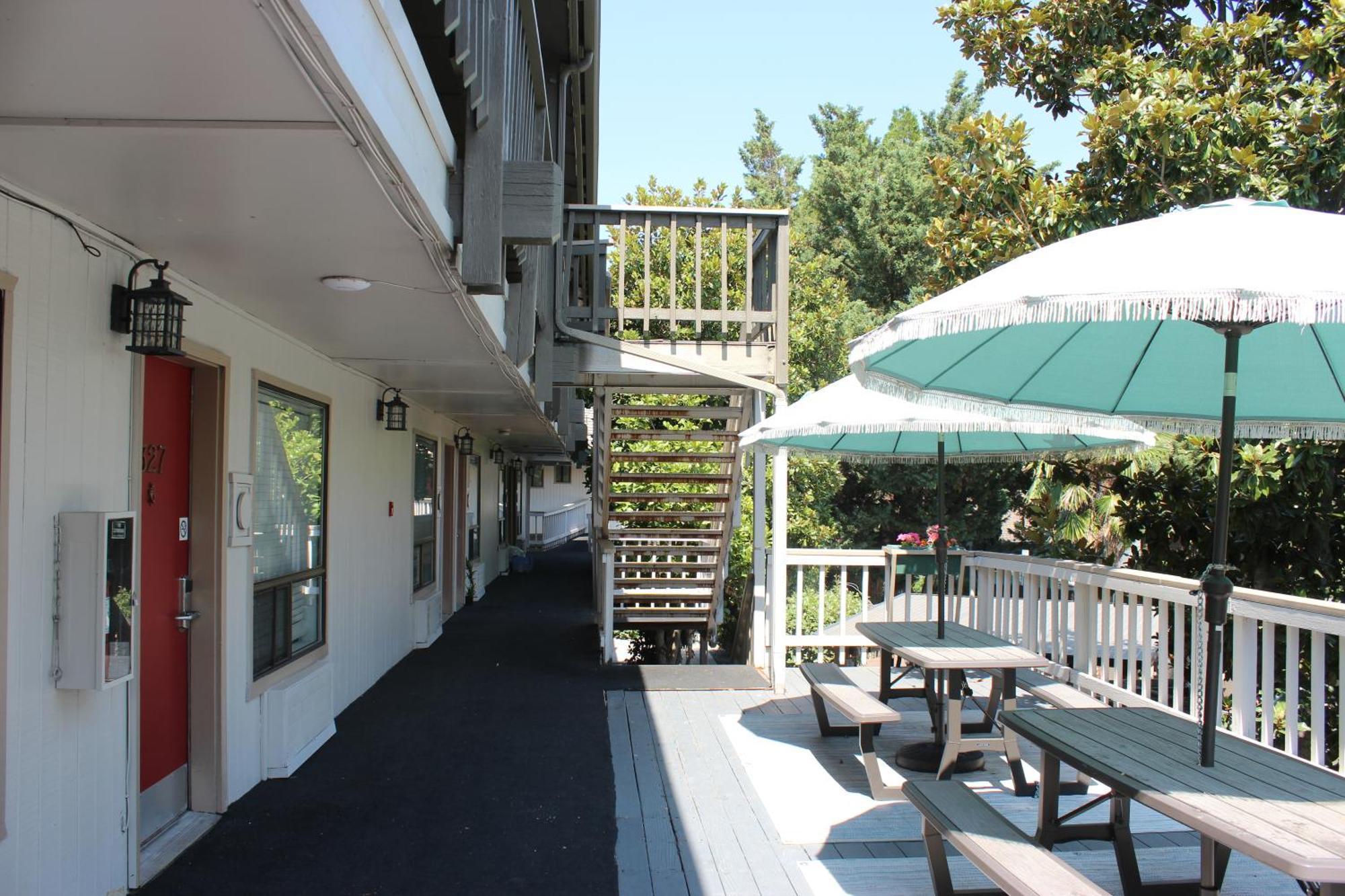 Cedarwood Inn Of Ashland Bagian luar foto