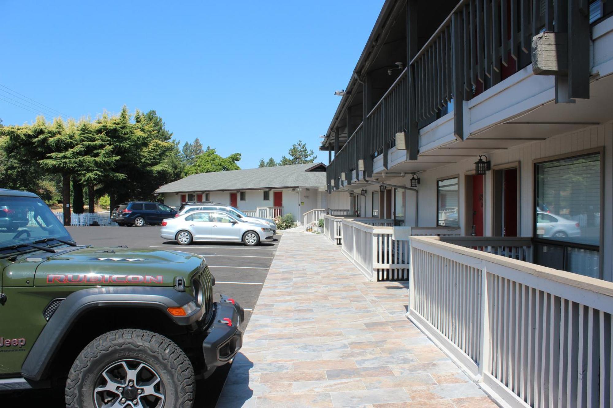 Cedarwood Inn Of Ashland Bagian luar foto